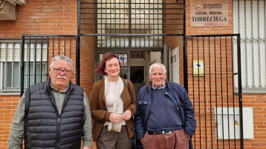 Vecinos afectados por los suelos contaminados de Cartagena llevan las reivindicaciones a la Comisión Europea