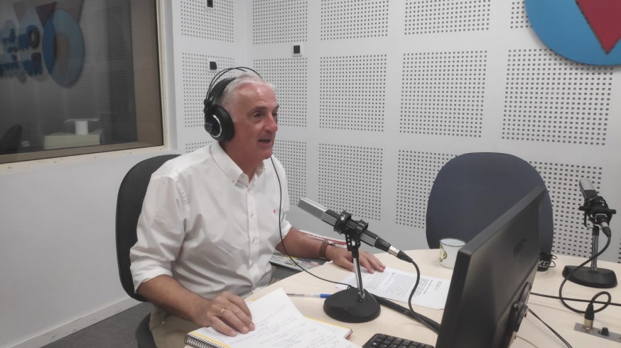 Joaquín Azparren dirige el informativo de la mañana