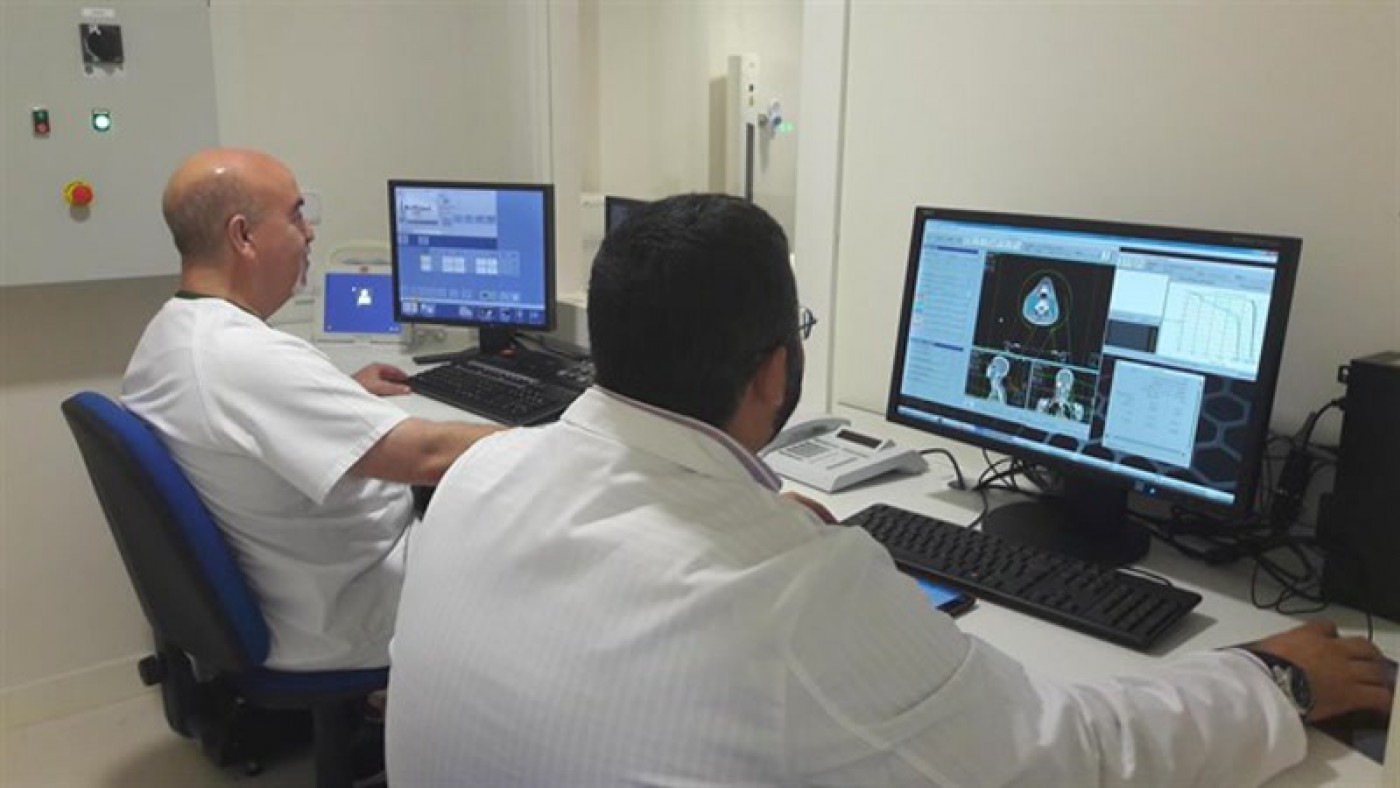 Especialistas trabajando en la detección del cáncer. Europa Press