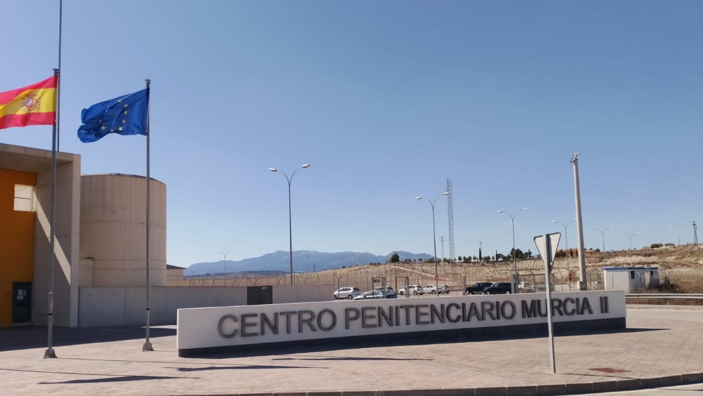 Un preso de Campos del Río mata a otro por un ajuste de cuentas