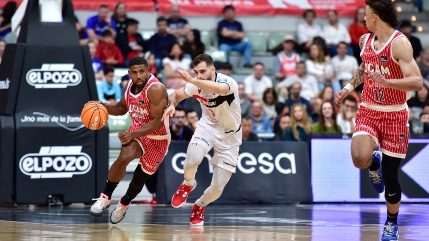 El UCAM sigue en el podio aferrándose a un sideral De Julius