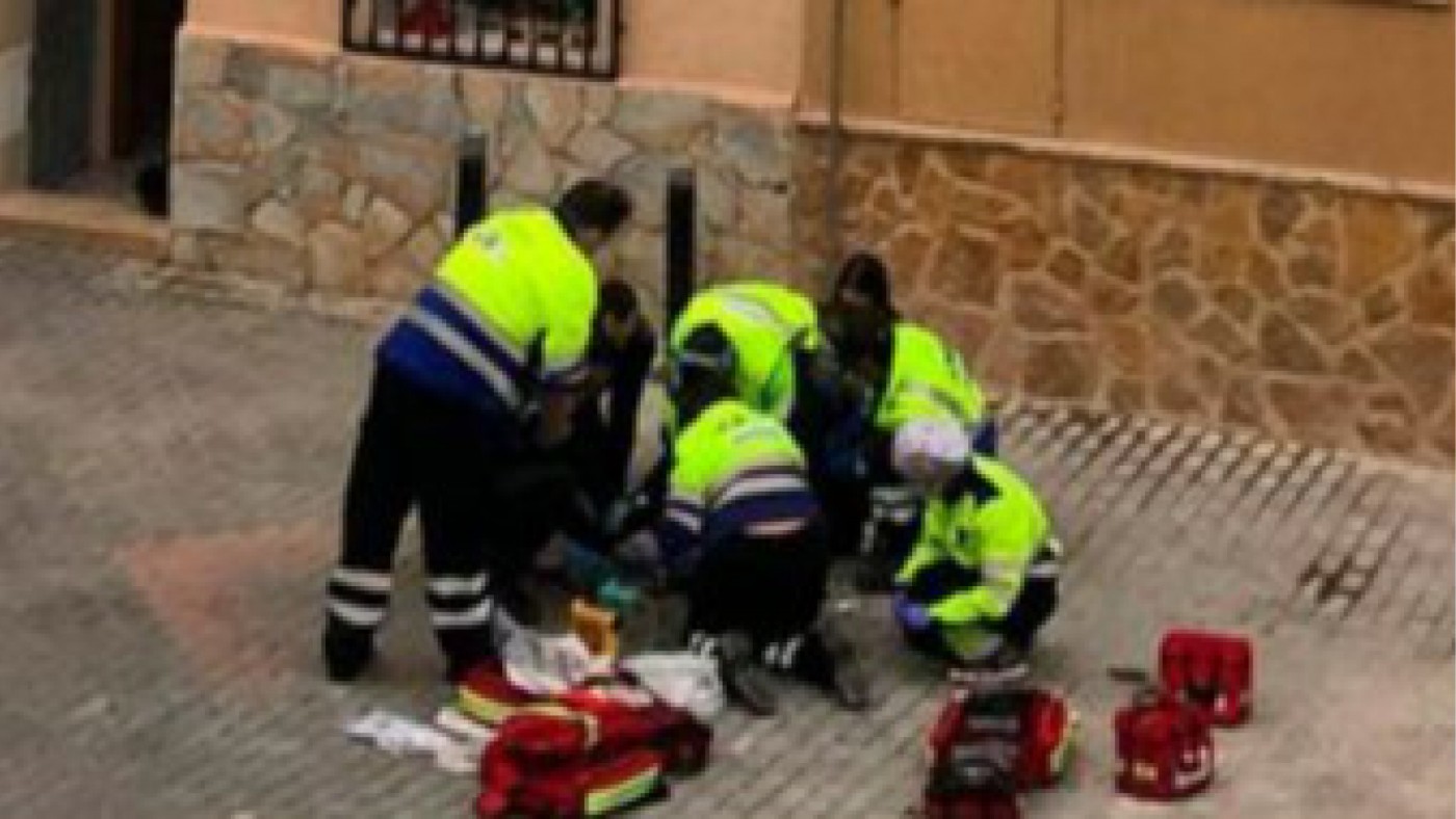 Herido grave al caer a la calle mientras intentaba entrar a casa por un balcón