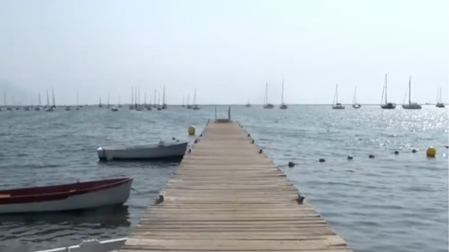Las altas temperaturas disparan la vigilancia sobre el Mar Menor ante el riesgo para su ecosistema