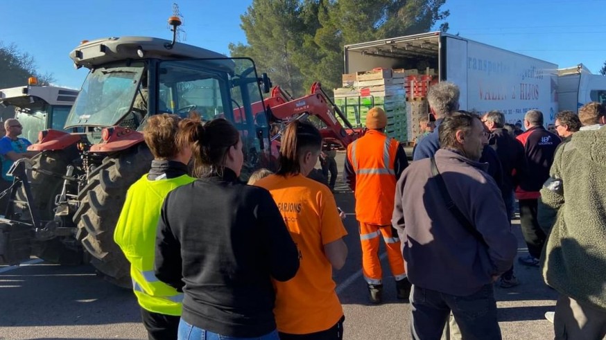 Los camioneros que transitan por carreteras francesas se enfrentan a otra jornada de bloqueos