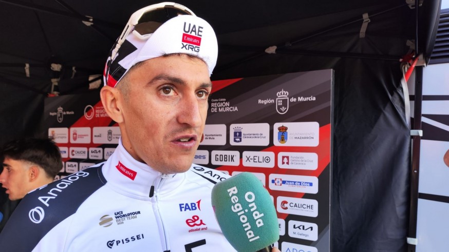 Marc Soler se exhibe contra el viento en Yecla 