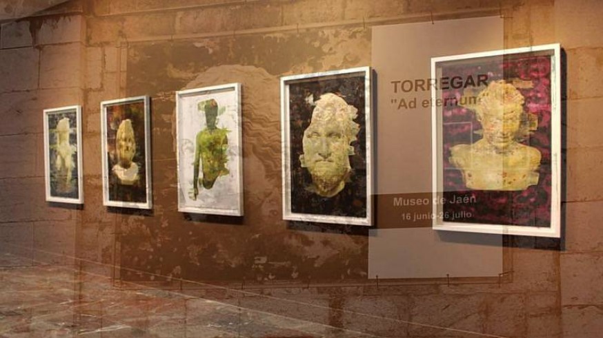 Cuadros de la exposición Ad eternum de Torregar, con cartel anunciador