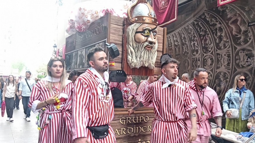 Murcia se echa a la calle para celebrar un Entierro de la Sardina histórico en su 175 aniversario