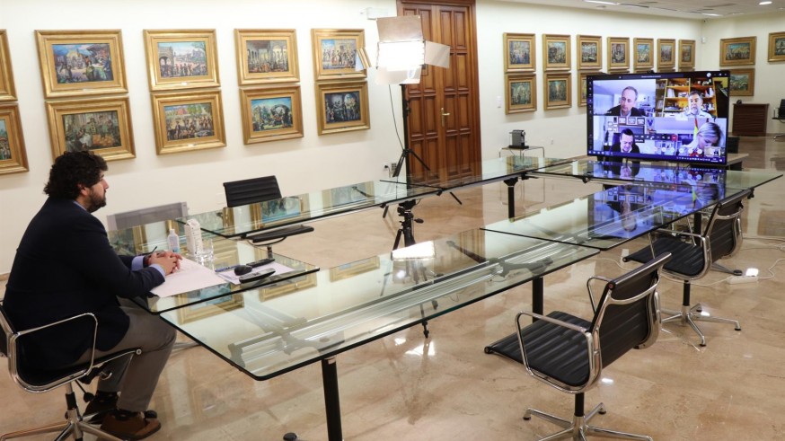Primera reunión de López Miras con el grupo Económico
