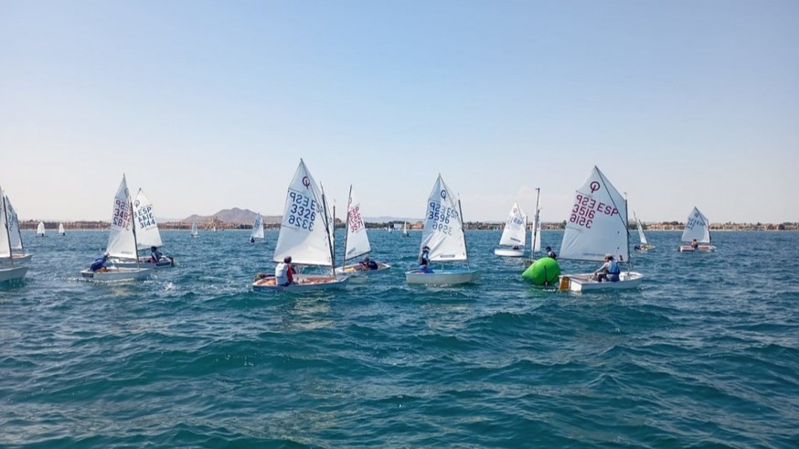 Arturo García: "El Mar Menor es uno de los mejores campos de regatas del mundo para la vela ligera"