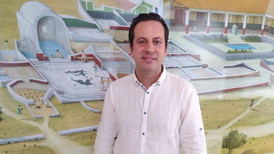 Mula. Francisco José Barahona, un masajista con premio internacional.