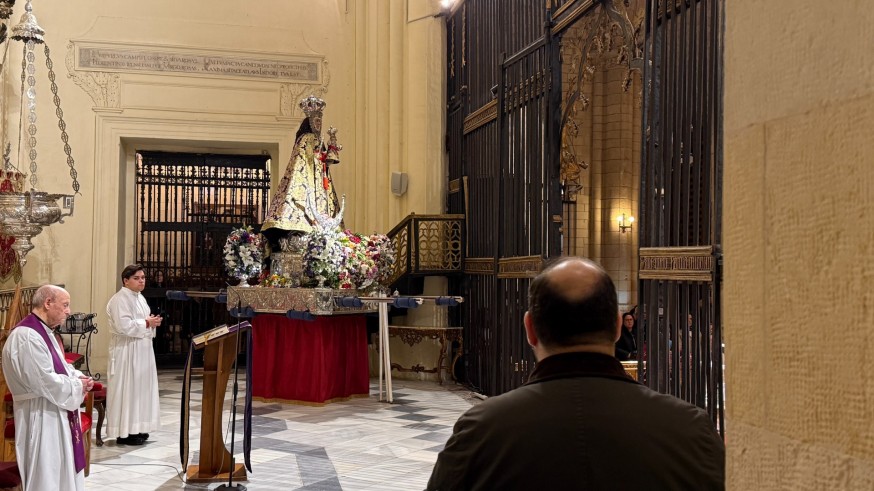 La Fuensanta ya está en la Catedral de Murcia tras una bajada marcada por la lluvia