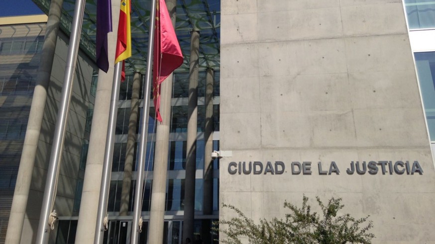La huelga de jueces y fiscales paraliza los juzgados por segundo día en la Región