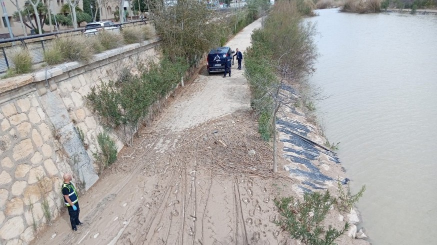 El cadáver hallado en el río llevaba el uniforme de una empresa hortofrutícola