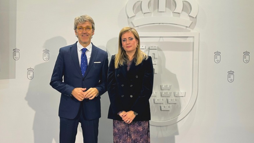 La economista Ana María López Oña toma posesión como nueva directora del ICREF