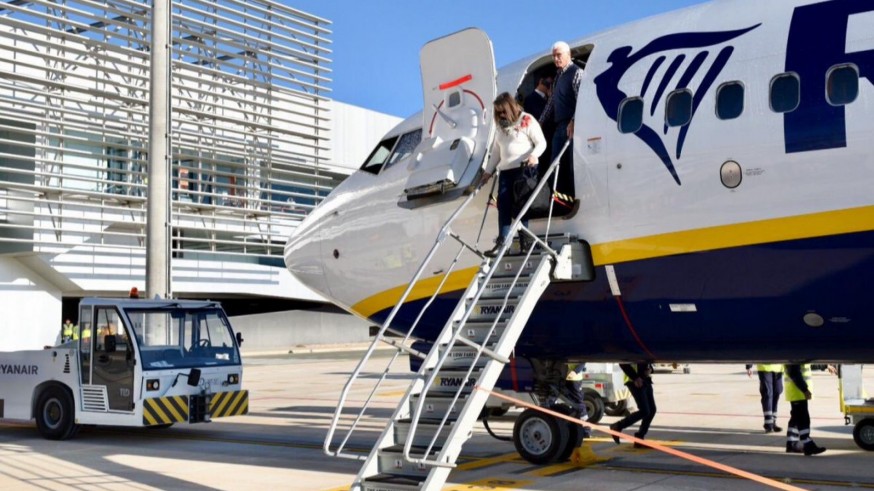 Primeros pasajeros que llegaron al aeropuerto de Corvera el pasado mes de enero