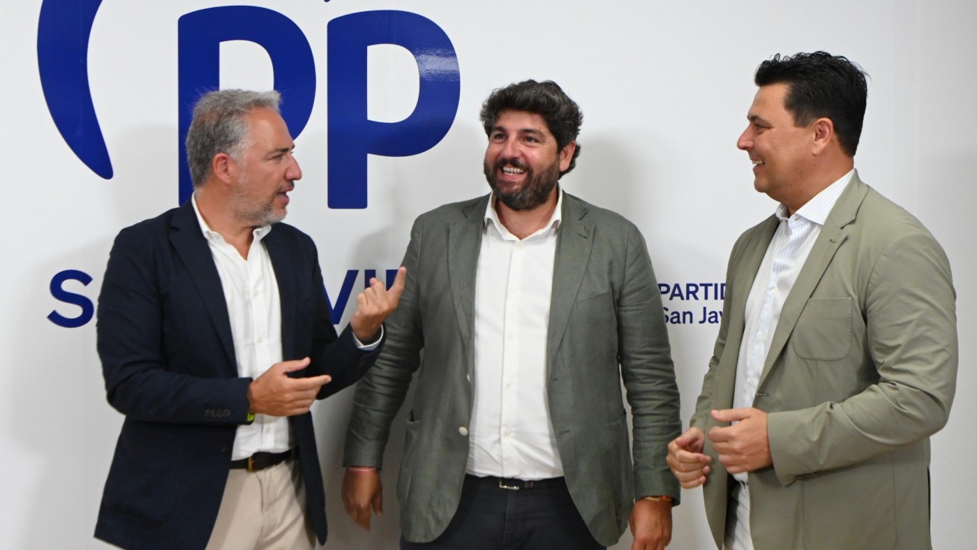 López Miras: "Sánchez es el mayor obstáculo para el avance de la Región de Murcia"