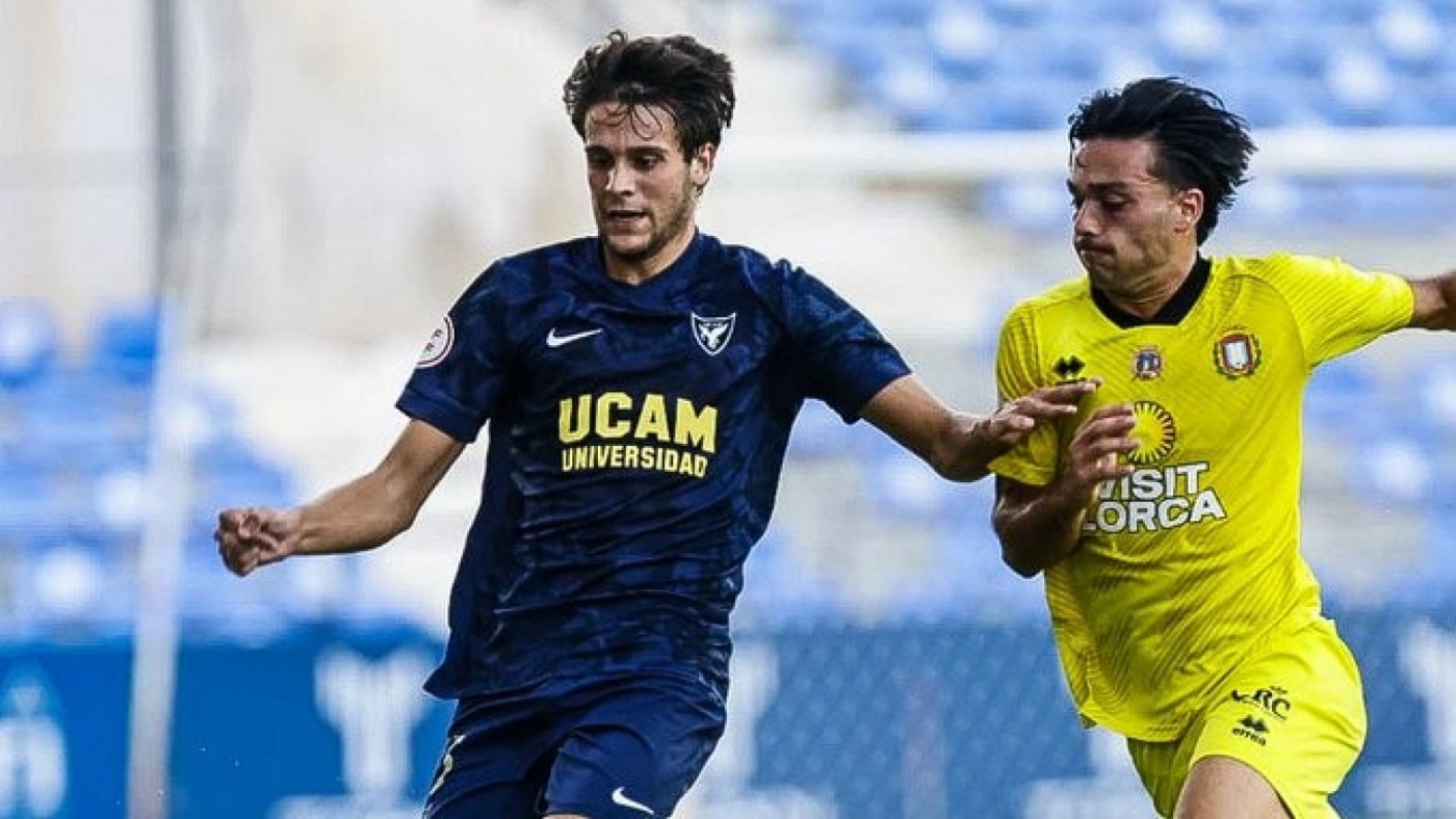 El UCAM Murcia se impone al Lorca Deportiva (2-1)
