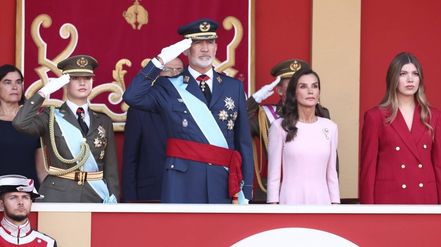 La Formación Mirlo y los paracaidistas de Alcantarilla llevan el sello murciano al desfile del 12 de octubre