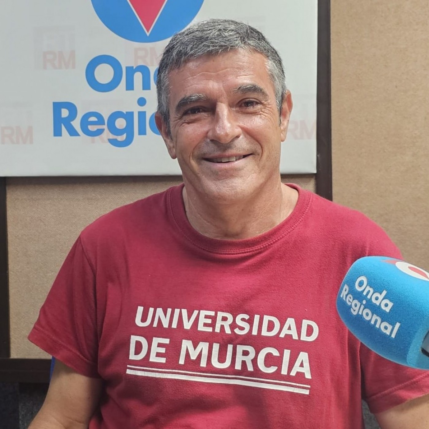 Portada de EL ROMPEOLAS