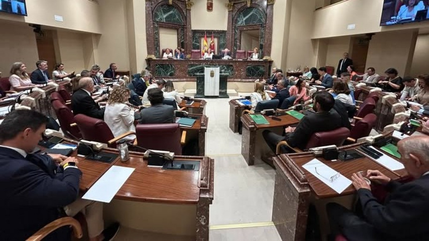VOX salva los presupuestos de 2025 pero amenaza con una cuestión de confianza
