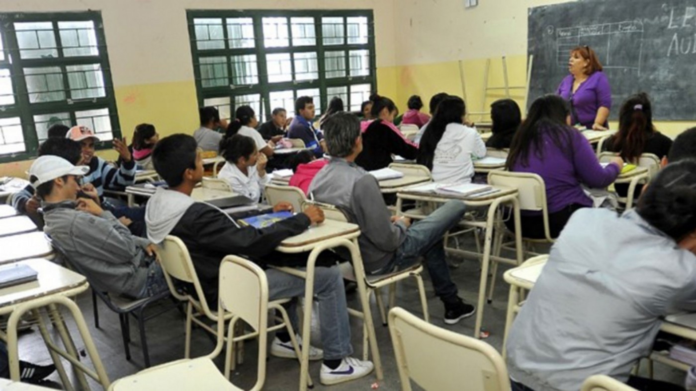 CC OO advierte de las dificultades para cubrir plazas de profesorado en zonas rurales y en la nueva Formación Profesional