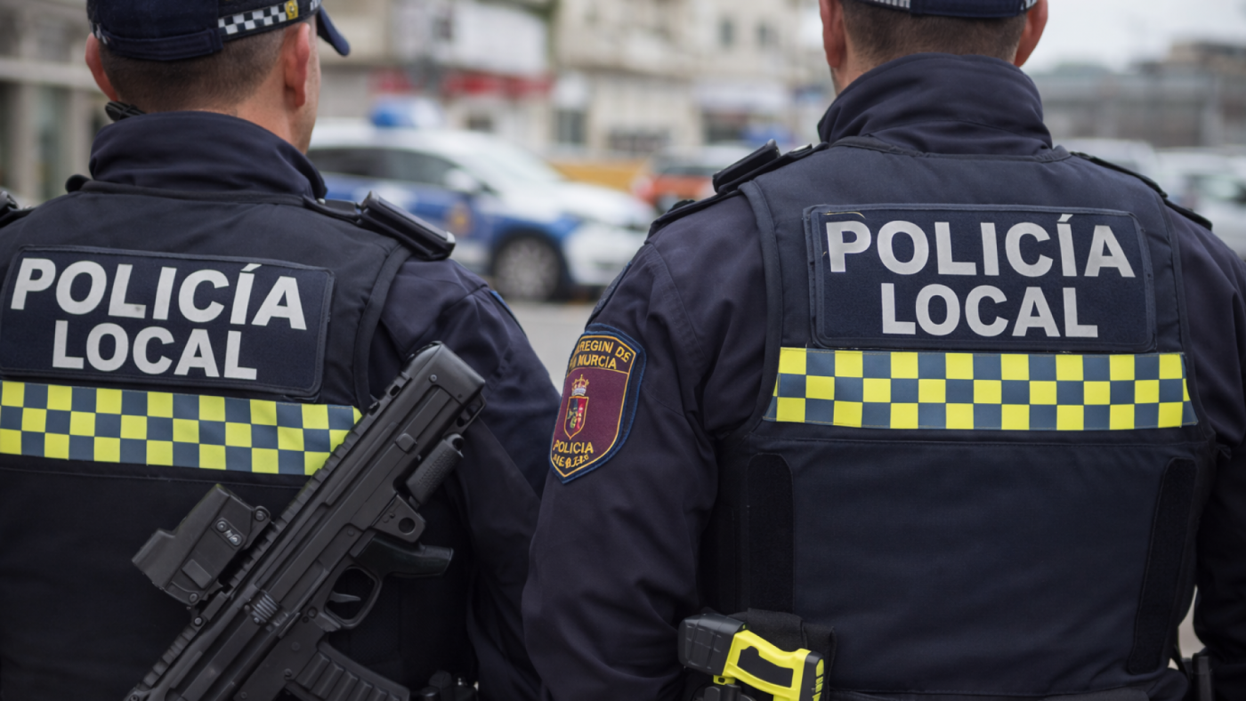 Las Policías Locales podrán portar armas largas y táser con el nuevo reglamento regional