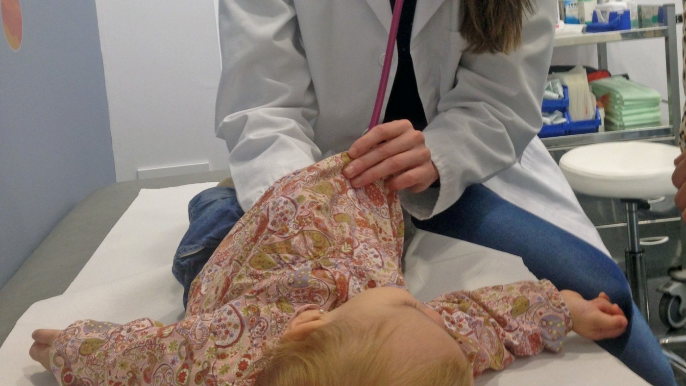 El déficit de pediatras es cinco puntos mayor en la Región de Murcia que en el resto del país