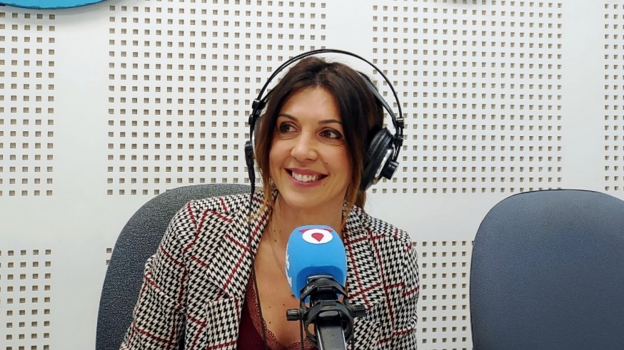 Hablamos con Encarna Talavera, cuyo programa 'El encuentro' ha sido galardonado como mejor programa radiofónico por la ARTV