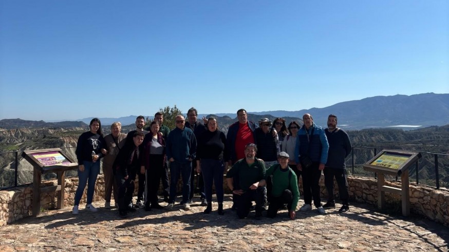 Conociendo Sierra Espuña con Javier Ramírez. Naturaleza y salud mental se dan la mano en una ruta por el territorio