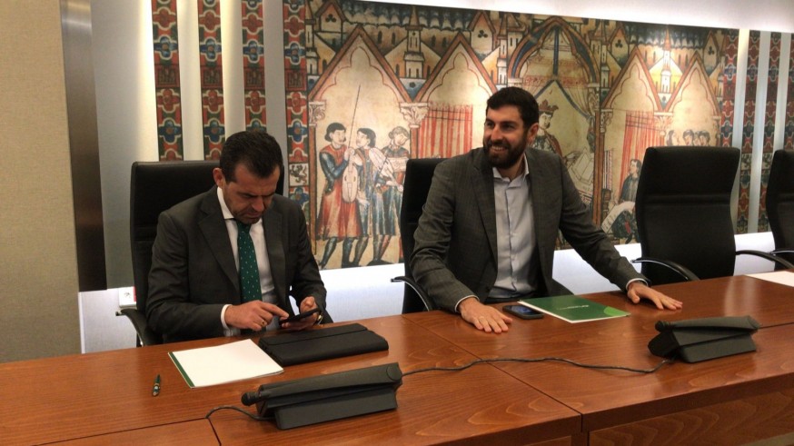 Antelo mantiene su cargo en la Asamblea y descarta traición tras la dimisión de su ejecutiva