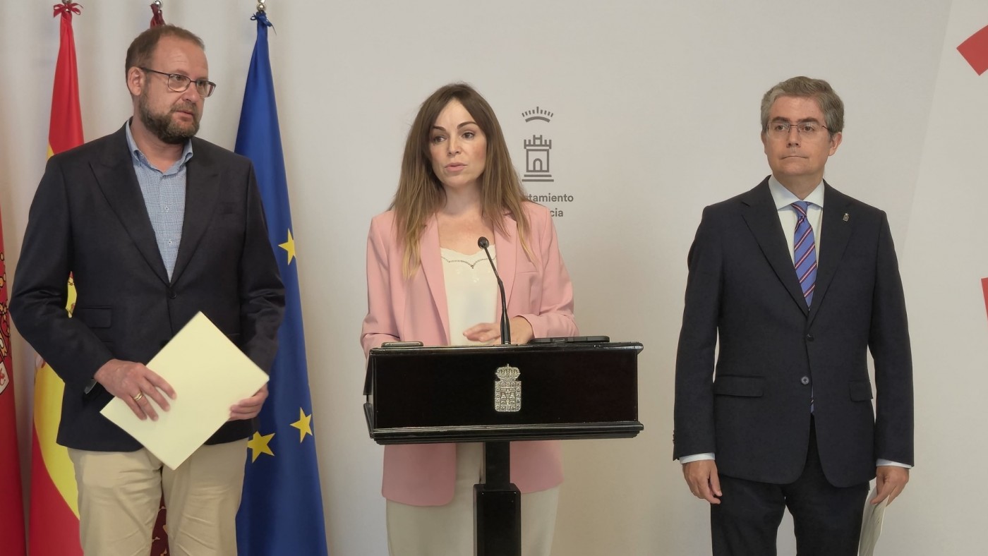 Rebeca Pérez, vicealcaldesa, y José Guillén, teniente de alcalde, han dado los detalles de la Junta de Gobierno