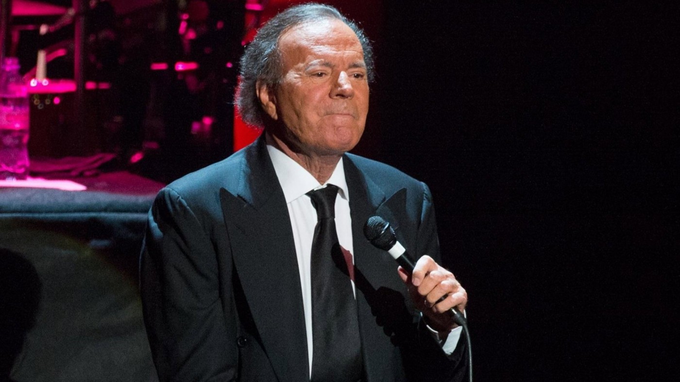 La Fiscalía investiga a Julio Iglesias por una denuncia de agresión sexual