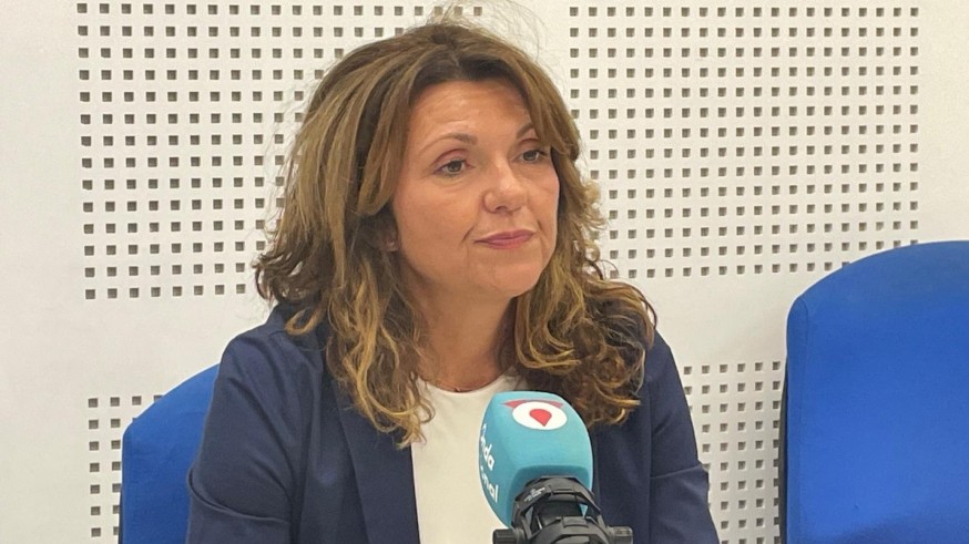 Eva Mª Hernández: "Los 83.000 funcionarios de la Región han perdido un 20% de poder adquisitivo en 15 años"