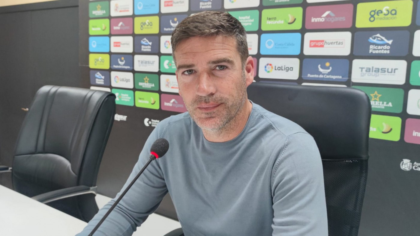 Luis Carrión: "Rubén Castro lleva 15 goles, ¿qué preocupación vamos a tener?"