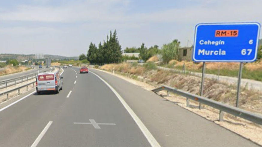 Dos detenidos tras una peligrosa fuga en sentido contrario por la RM-15 en Caravaca