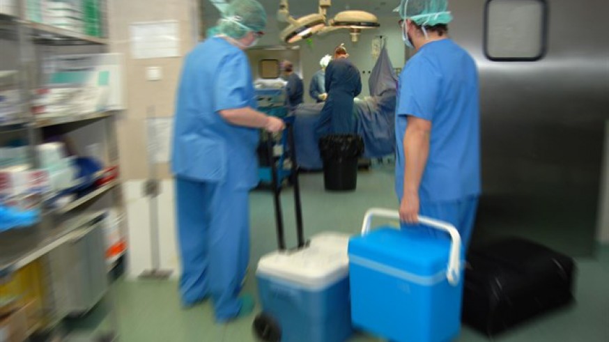 operación para donación de órganos en un hospital