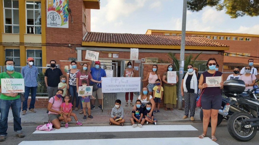 Protesta en el colegio Azorín de Cartagena. CEDIDA