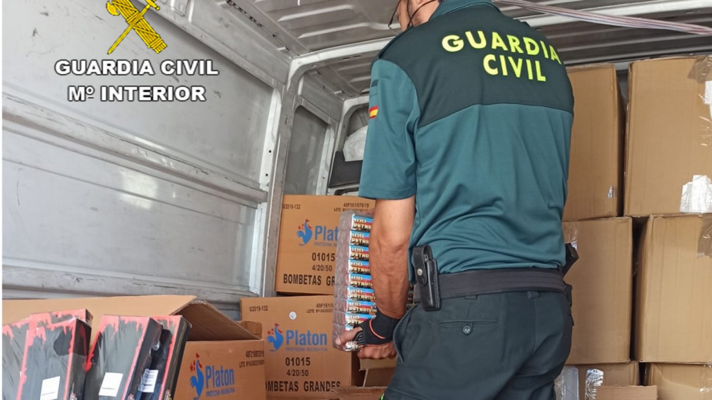 Material pirotécnico incautado. GUARDIA CIVIL