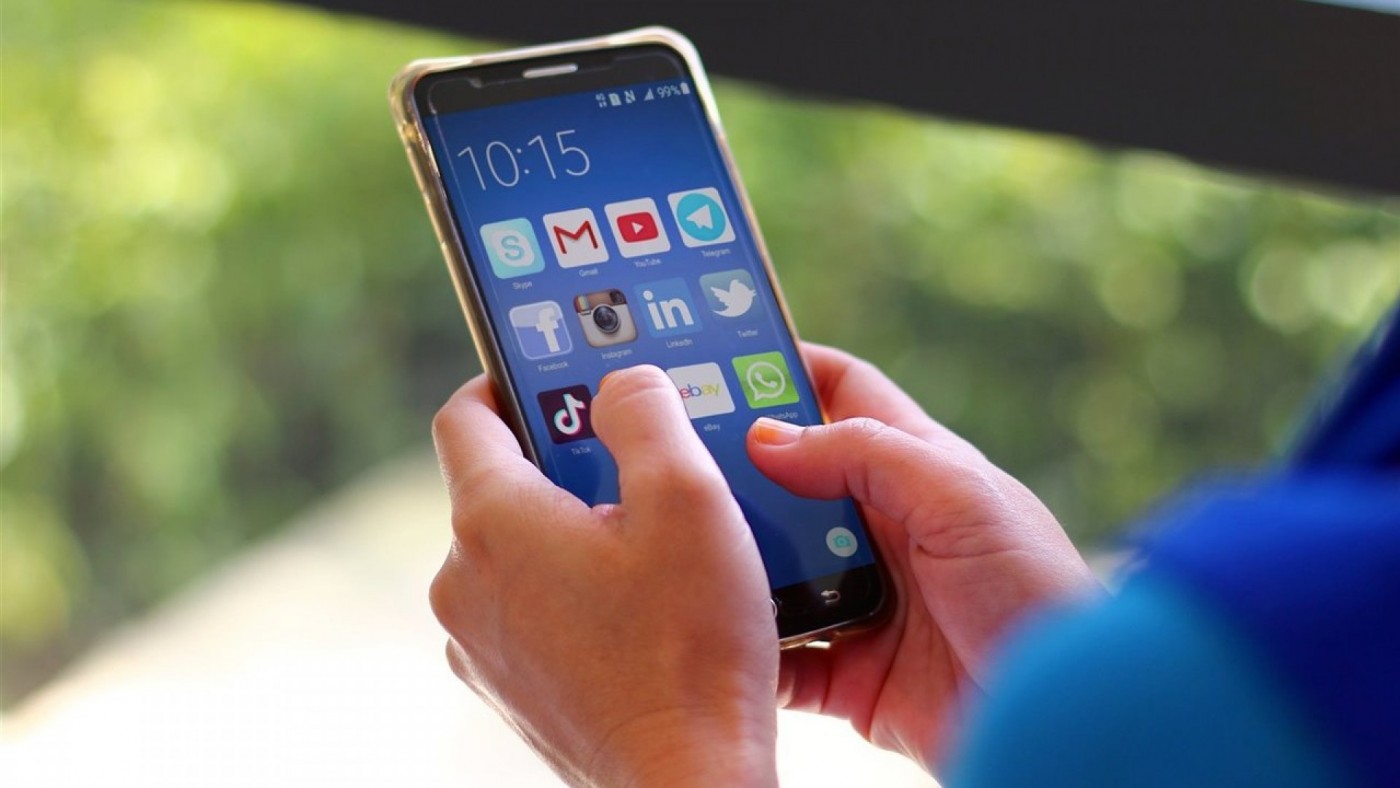 Casi cuatro horas al día pegados al móvil: así ha cambiado nuestra relación con el teléfono