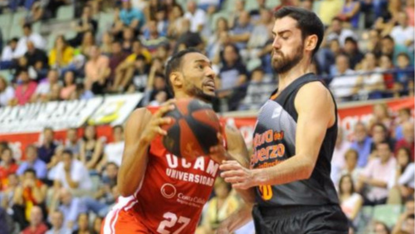 El UCAM Murcia vence en la prorroga 97-95 a Valencia Basket
