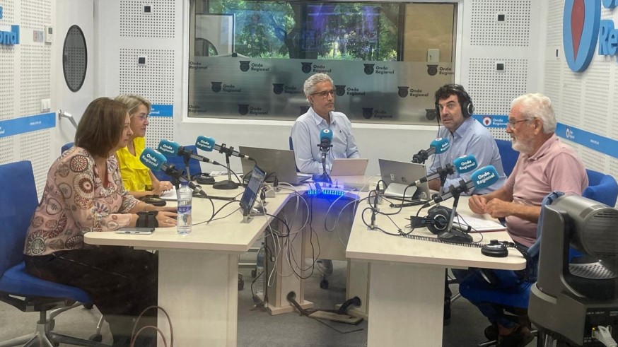 José Luis Romero, Isabel Zúnica, Paco Valdés y María José Nicolás analizan las noticias del día en Onda Regional