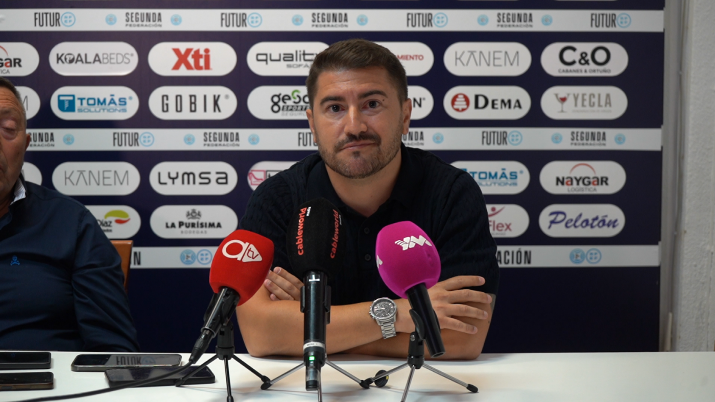 Xavi Giménez: "El Yeclano es un club ideal para seguir creciendo"