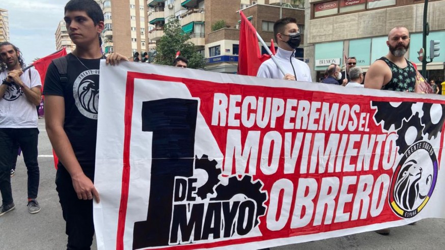 Luchar contra los contratos precarios y defender los derechos conseguidos une a multitud de manifestantes en el primero de mayo