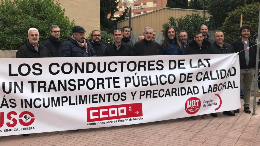Protesta de los trabajadores en la Consejería de Fomento