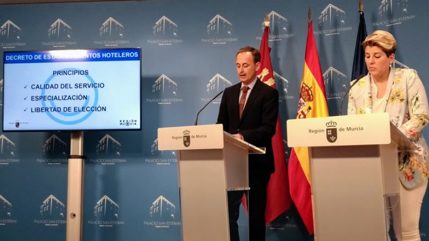 Celdrán y Arroyo en la rueda de prensa tras el consejo de Gobierno