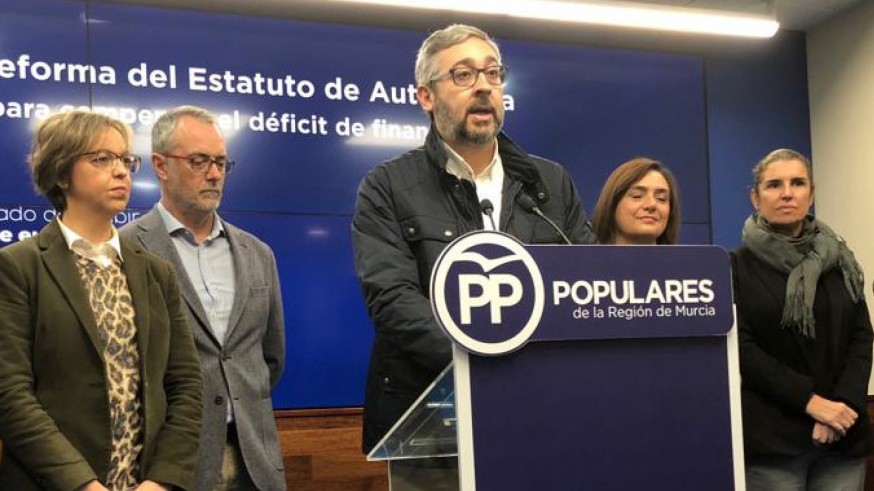Víctor Martínez en rueda de prensa