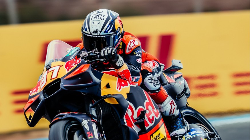 La lluvia enloquece la carrera al sprint de MotoGP