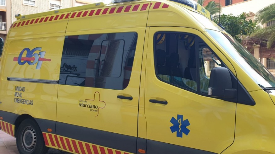 Herido un ciclista tras colisionar contra la puerta de un vehículo en Alcantarilla