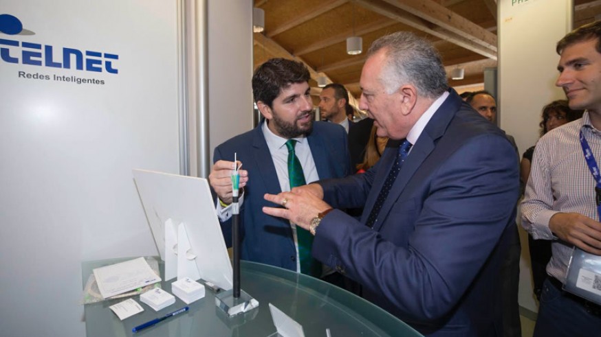 Miras, durante la inauguración hoy de la Feria de Operadores de Telecomunicaciones en Cartagena