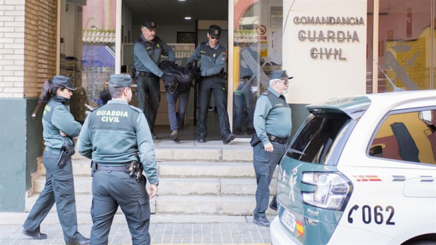 Bernardo Montoya, sale detenido de la Comandancia de la Guardia Civil